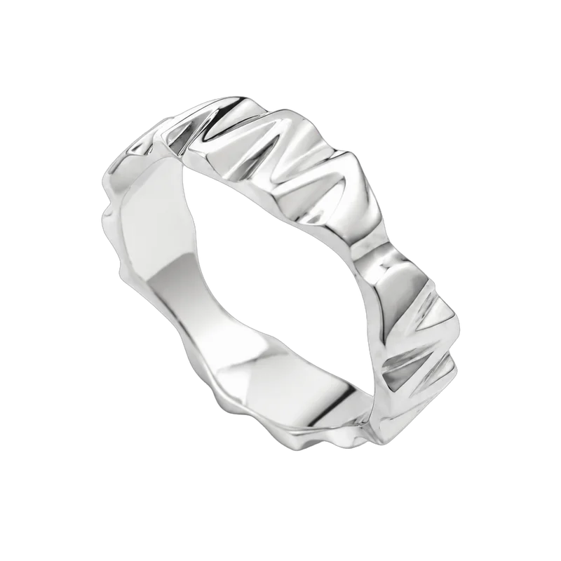 Autorský snubní prsten s origami fasetami — strukturální design