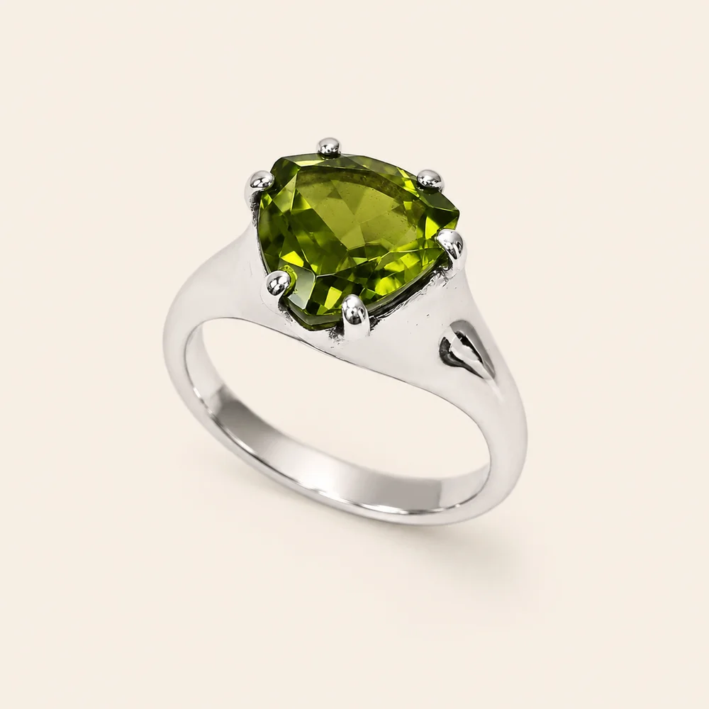 Peridot ring, side view