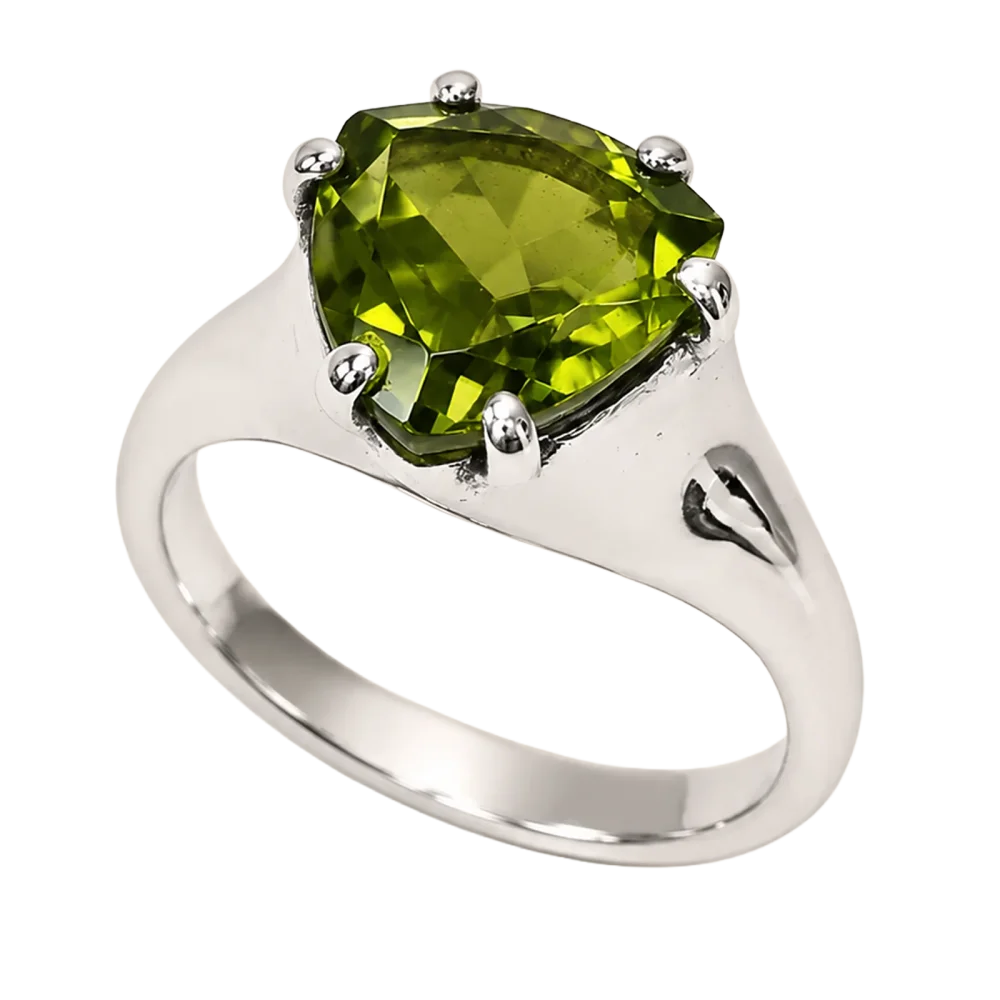 Sterling silver ring with a trillion-cut peridot